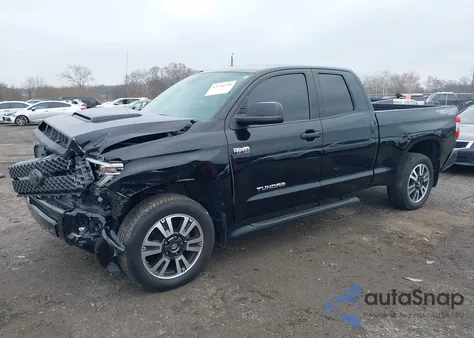 2018 Toyota Tundra Sr5 5.7L V8 z USA, uszkodzony, nr VIN 5TFUW5F14JX761989